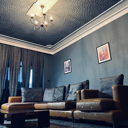 Central Apartment Black Cat Karlovo Exteriör bild